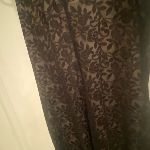 Express dress with Lacey material stretchable with a ivory slip - Picture 10 of 11